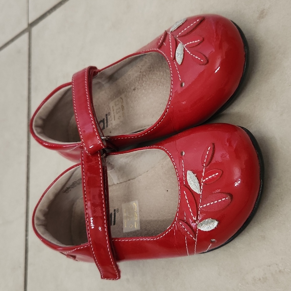 See Kai run girls red dress shoes size 11